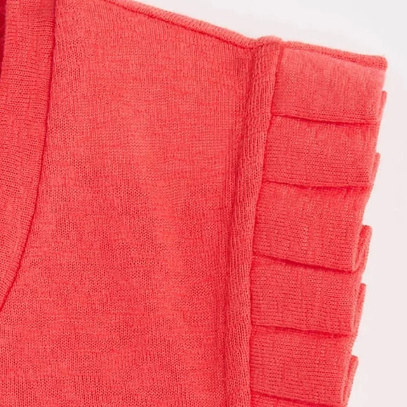 NWT LOFT Pleated Ruffle Shell - Picture 4 of 5